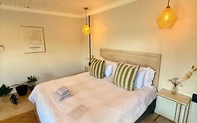 Lighthouse Guesthouse & Cafe